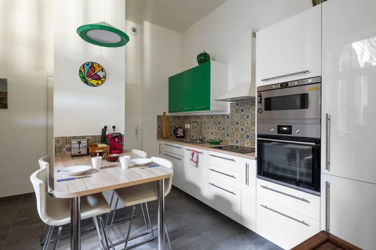Apartment Les Suites De Philippe By Cocoonr Rennes France