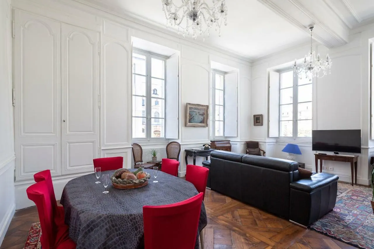 Apartment Les Suites De Philippe By Cocoonr Rennes